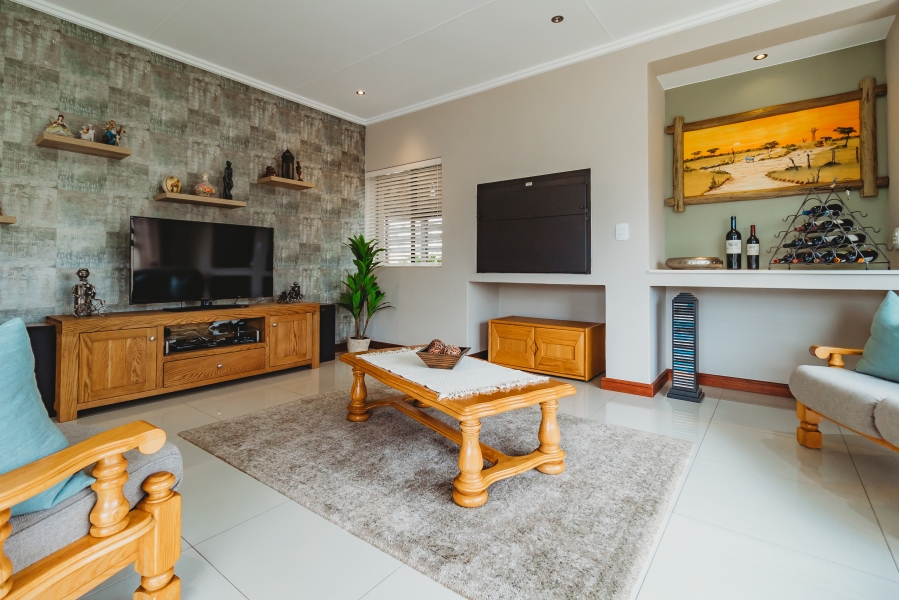 4 Bedroom Property for Sale in Earls Court Lifestyle Estate Western Cape